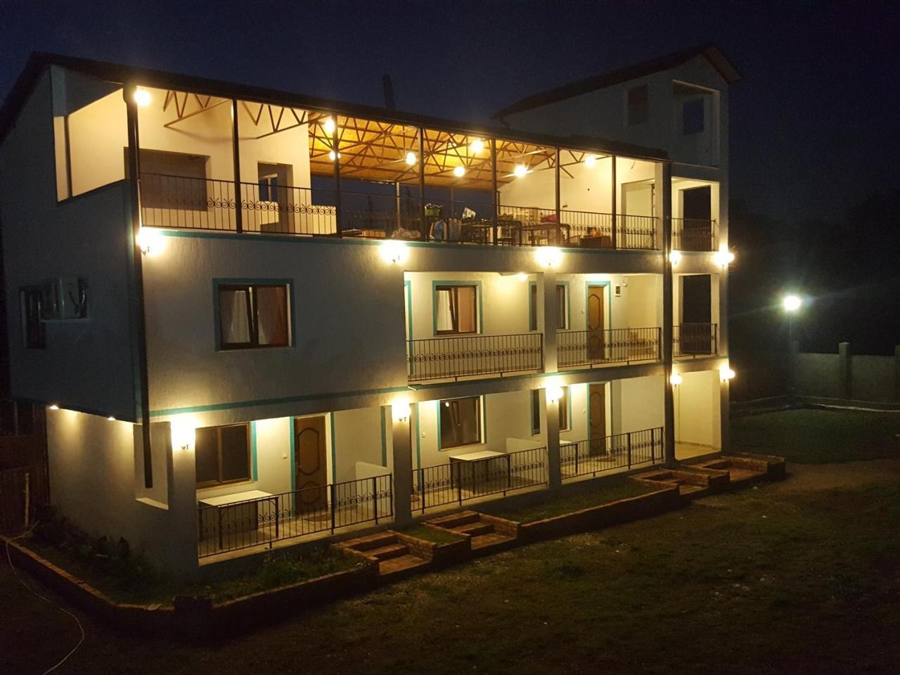 Apsa Butik Hotel Сухуми Екстериор снимка